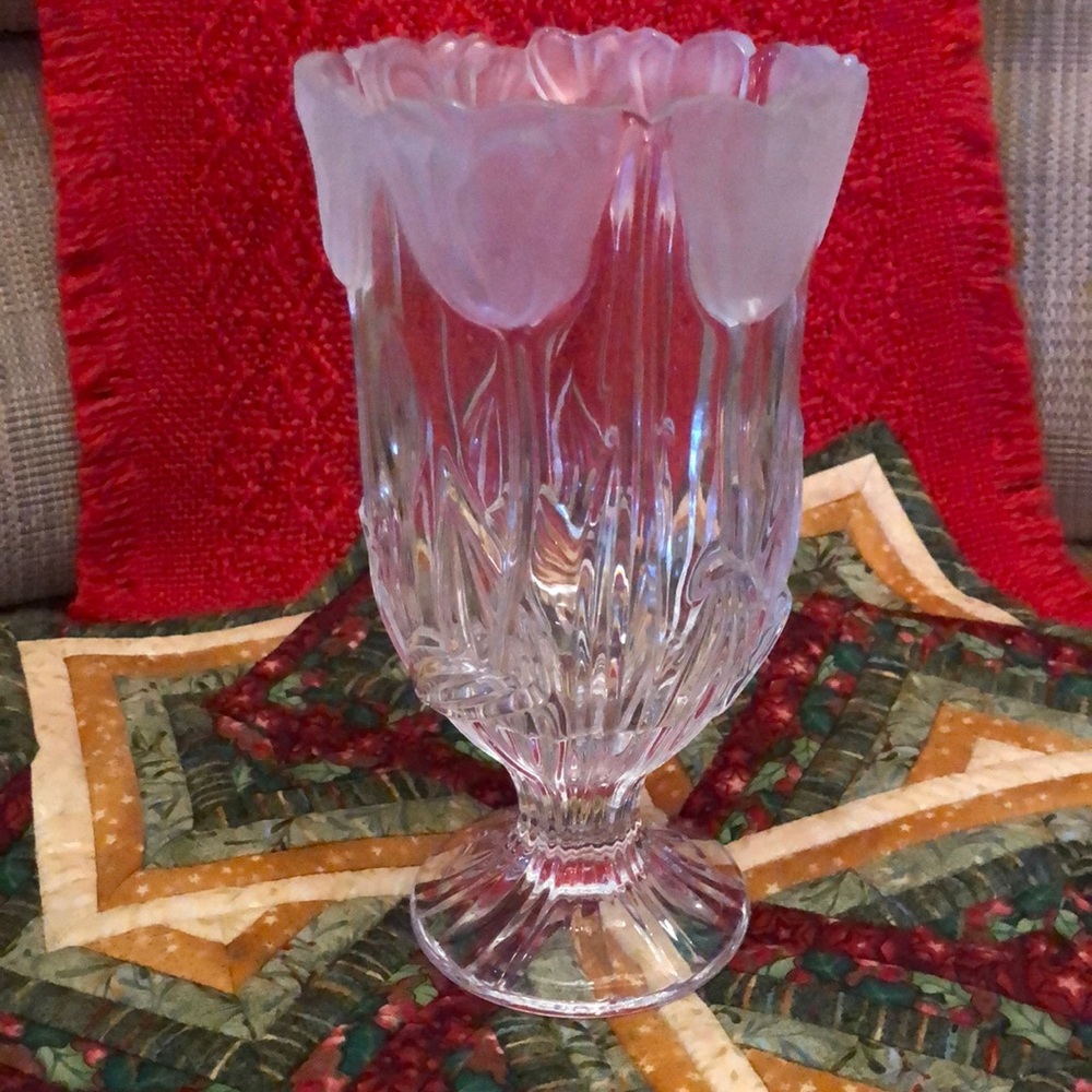 Full lead crystal tulip vase